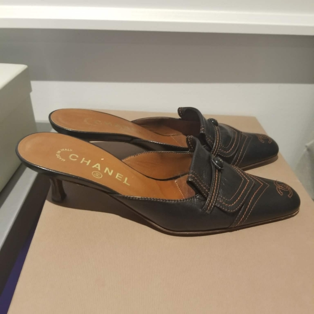Chanel Black Leather Mules with Tan Stitching - Picture 2 of 3